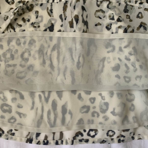 Ann Taylor Loft cream w olive/brown pattern lined sheer tank EUC - Picture 4 of 5